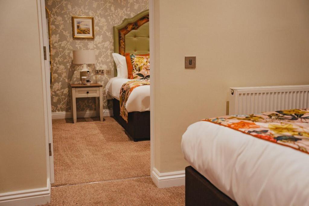 The Golden Fleece Hotel, Thirsk, North Yorkshire Dış mekan fotoğraf