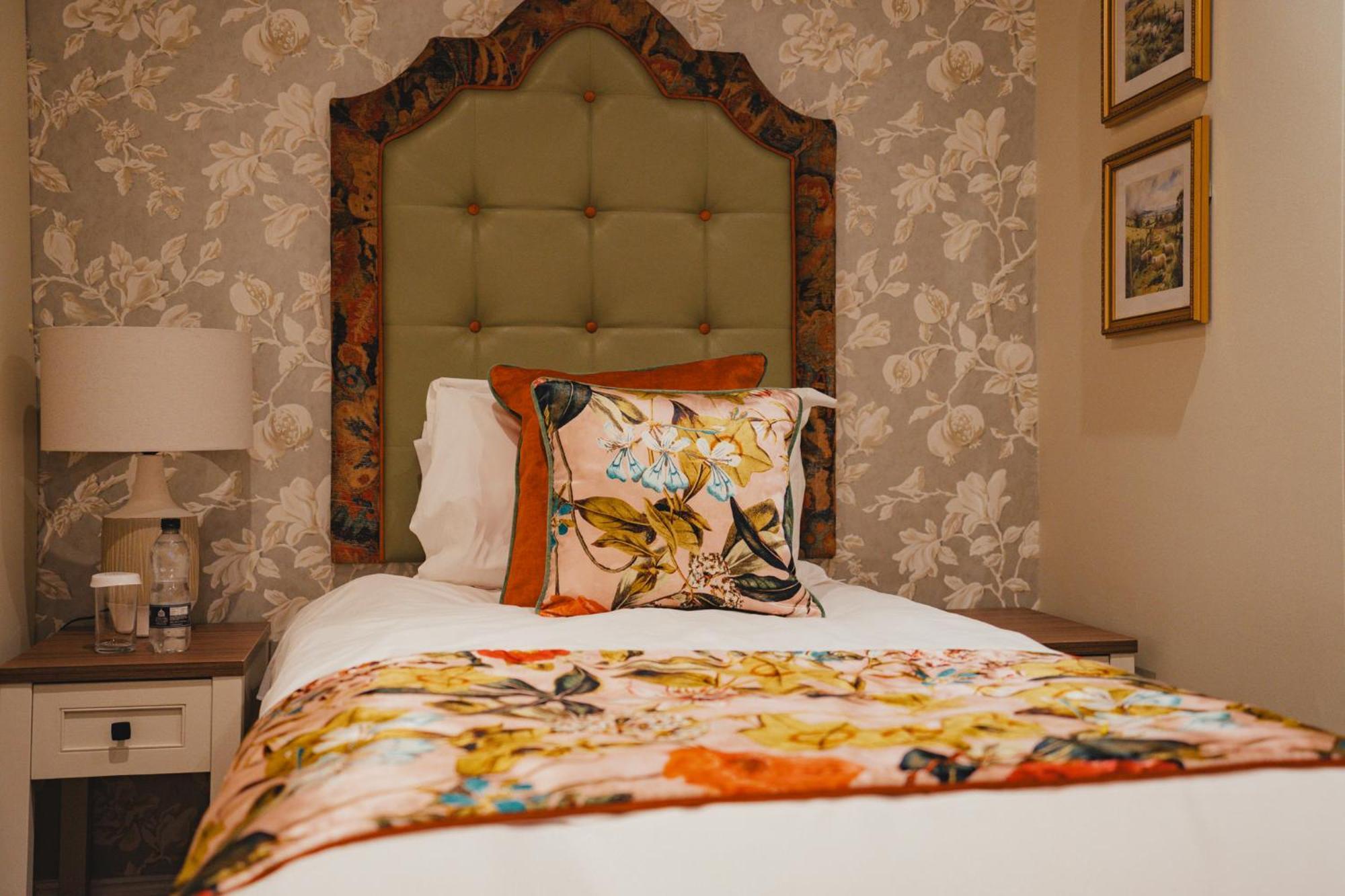 The Golden Fleece Hotel, Thirsk, North Yorkshire Dış mekan fotoğraf