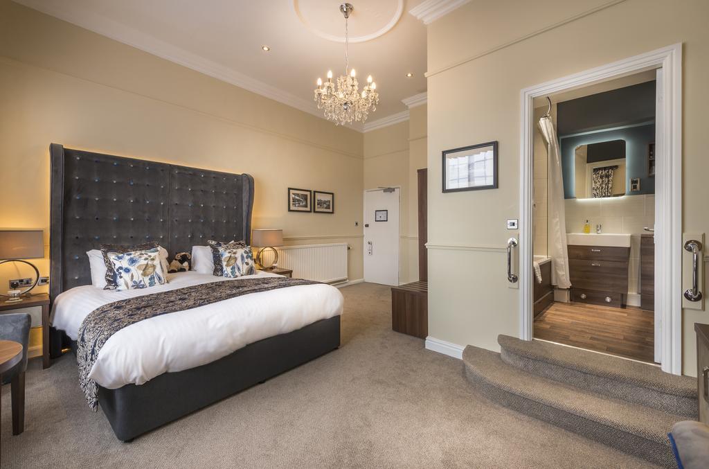 The Golden Fleece Hotel, Thirsk, North Yorkshire Dış mekan fotoğraf