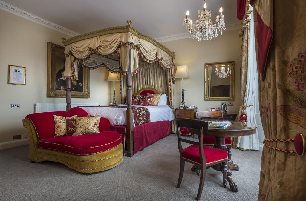 The Golden Fleece Hotel, Thirsk, North Yorkshire Dış mekan fotoğraf