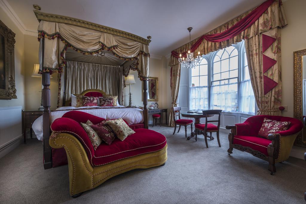 The Golden Fleece Hotel, Thirsk, North Yorkshire Dış mekan fotoğraf