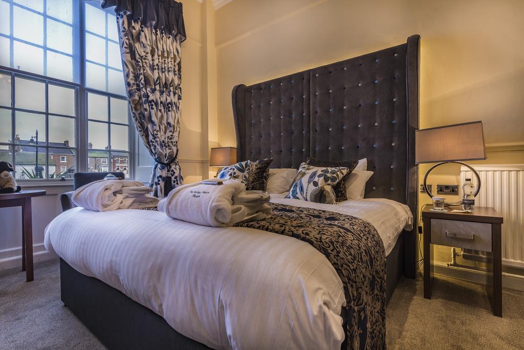 The Golden Fleece Hotel, Thirsk, North Yorkshire Dış mekan fotoğraf
